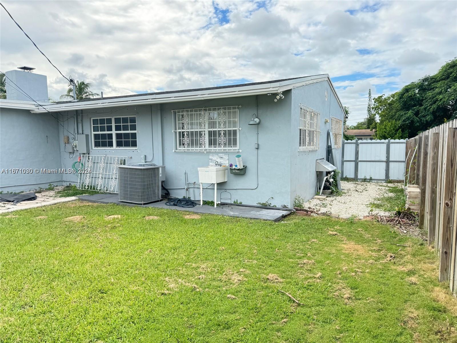 SOUTH CORAL HOMES SEC 1 - Residential Lease