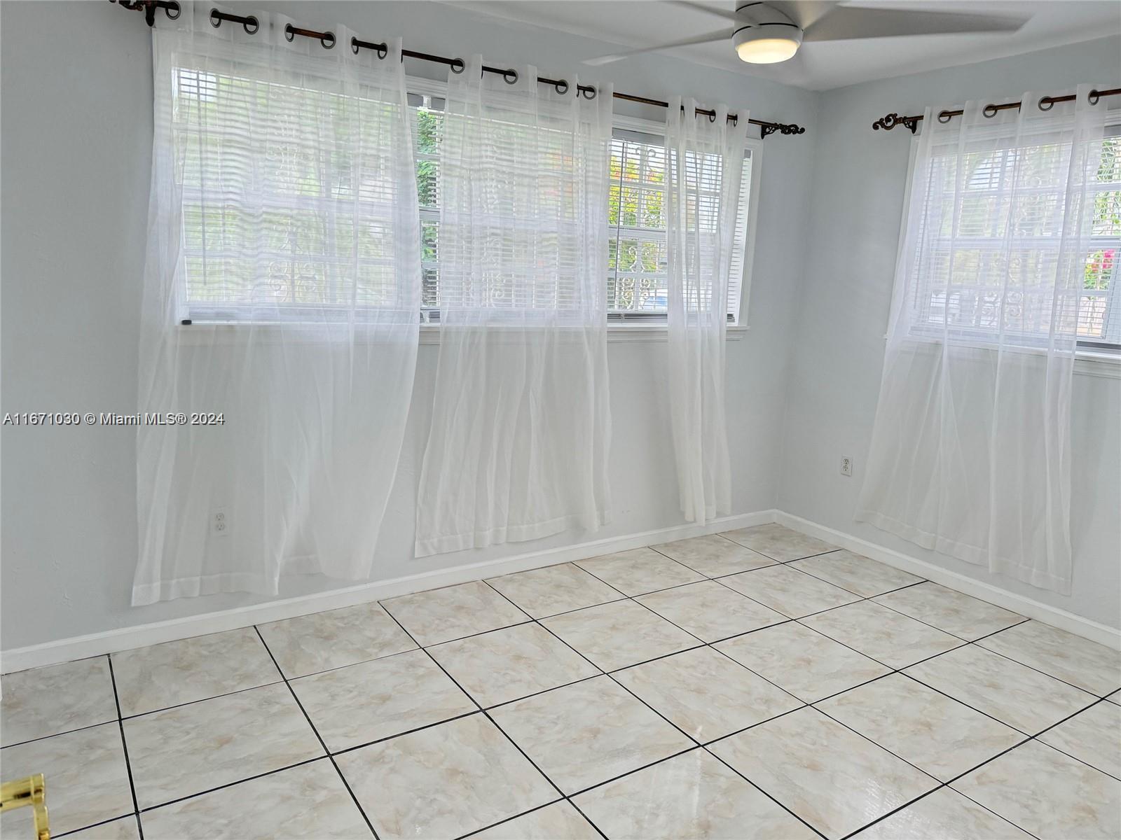 SOUTH CORAL HOMES SEC 1 - Residential Lease