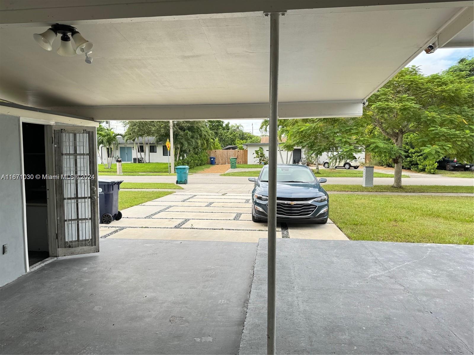 SOUTH CORAL HOMES SEC 1 - Residential Lease