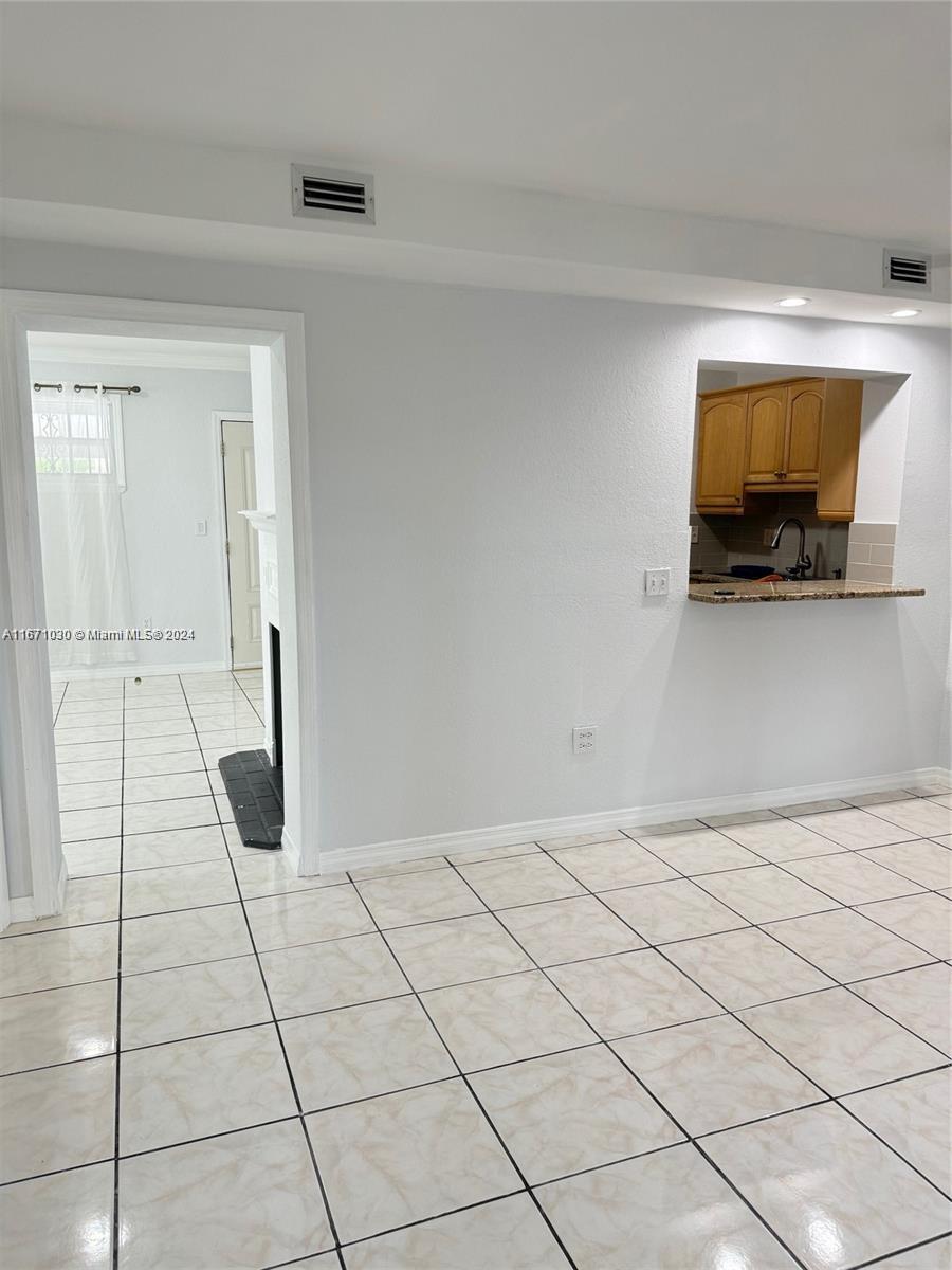 SOUTH CORAL HOMES SEC 1 - Residential Lease
