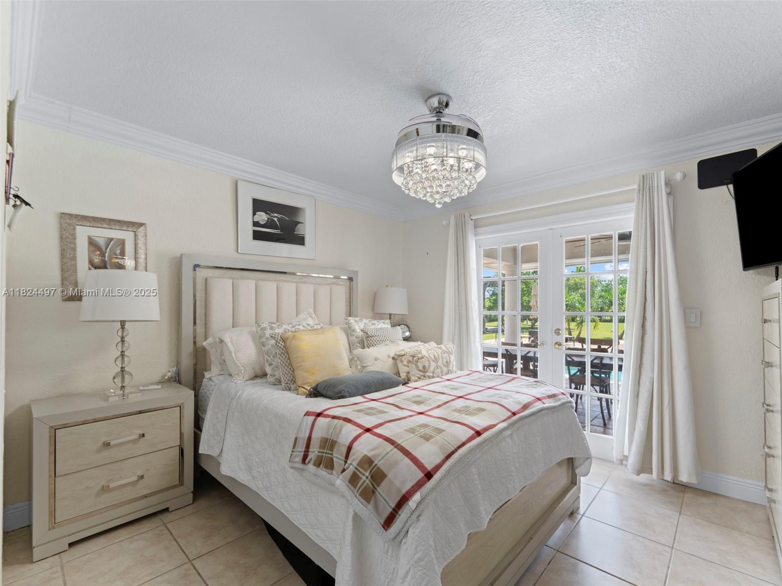 INTERNATIONAL GARDENS SEC - Residential