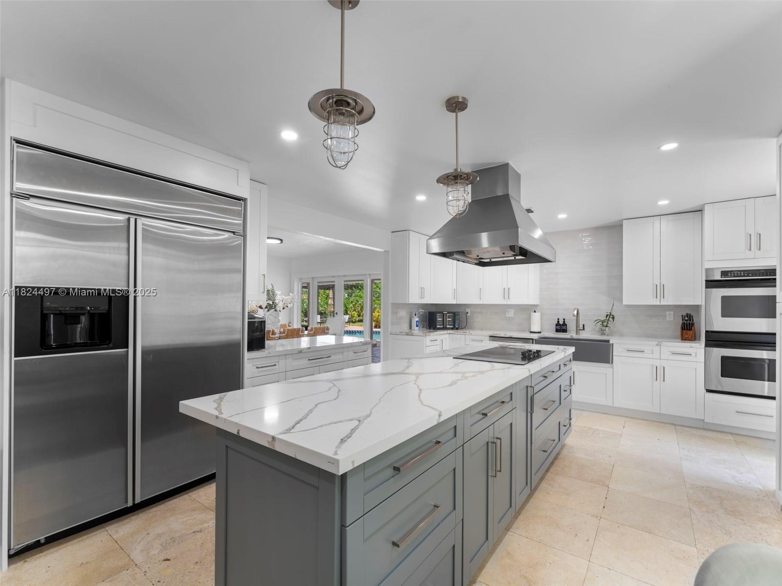 INTERNATIONAL GARDENS SEC - Residential