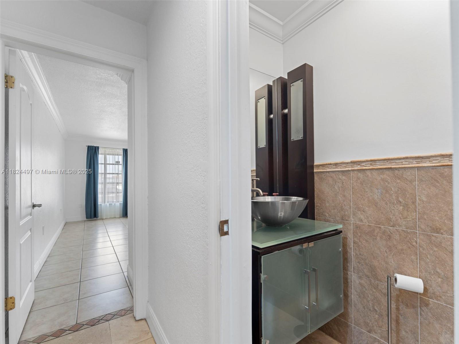 INTERNATIONAL GARDENS SEC - Residential