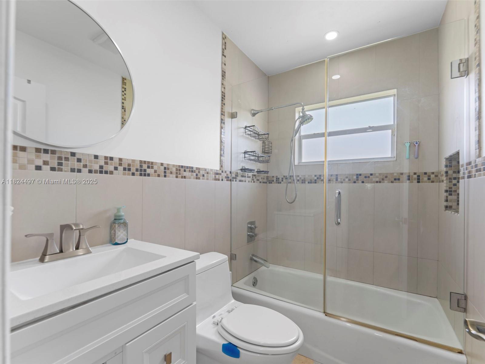 INTERNATIONAL GARDENS SEC - Residential