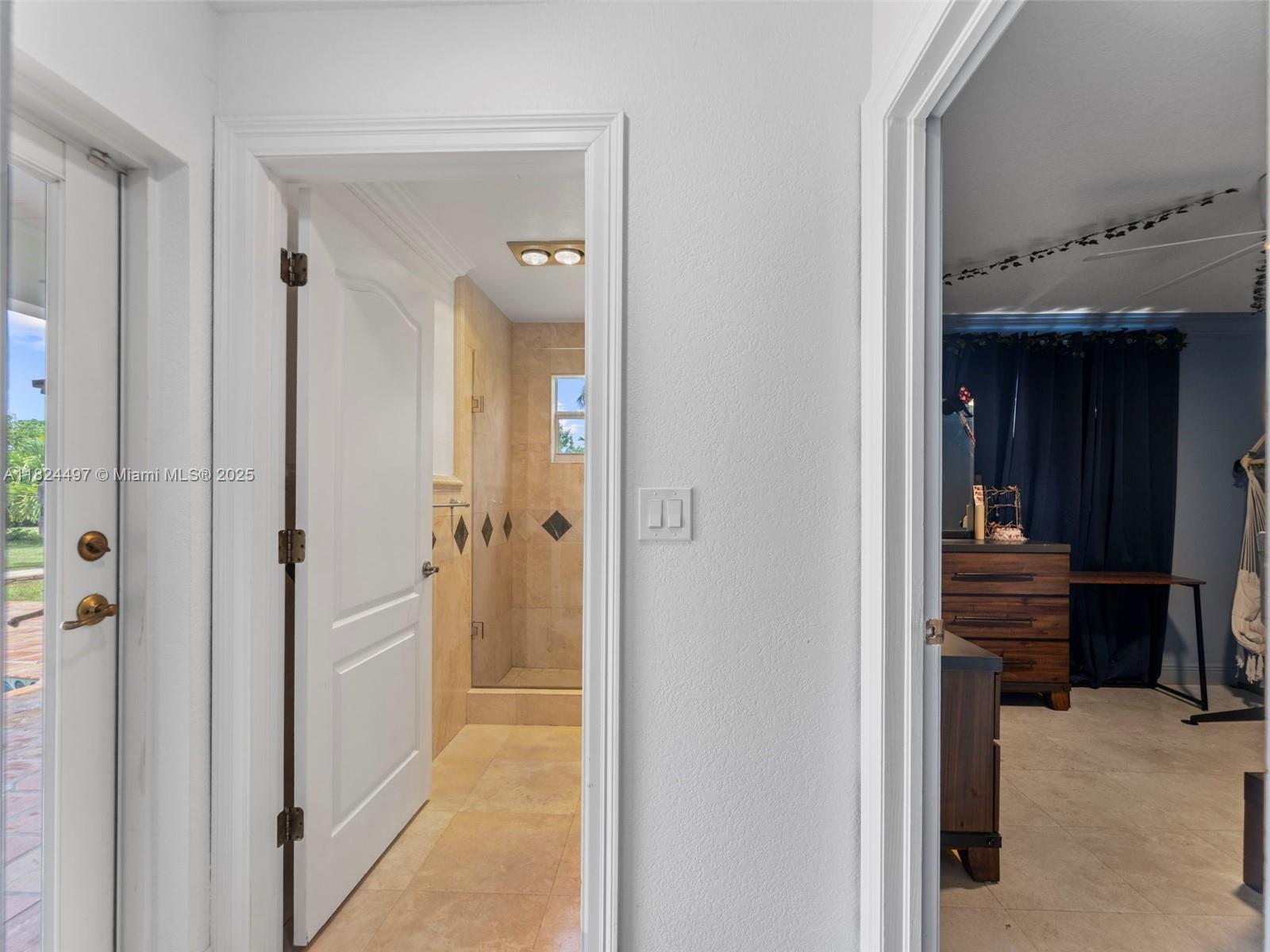 INTERNATIONAL GARDENS SEC - Residential