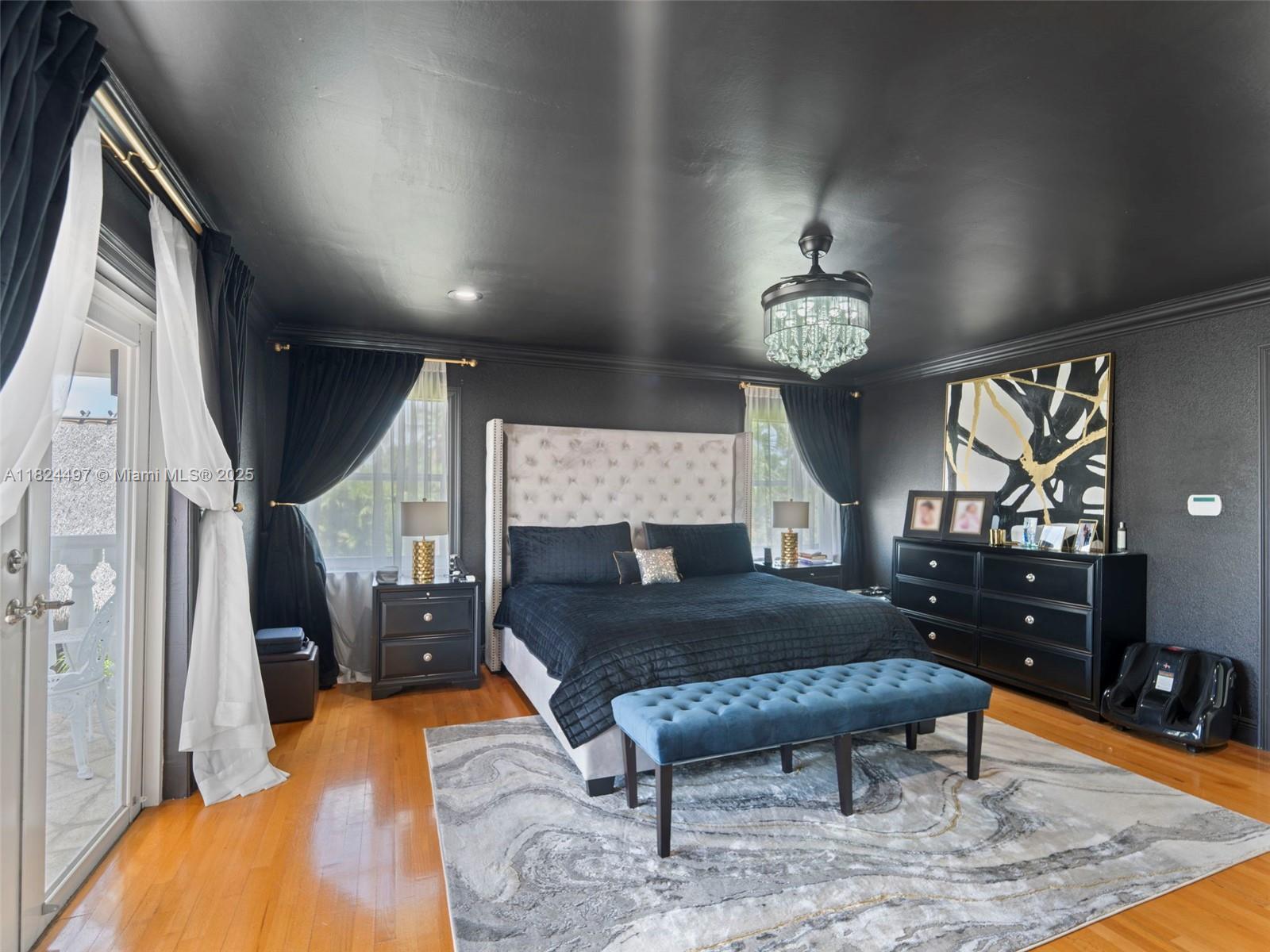 INTERNATIONAL GARDENS SEC - Residential