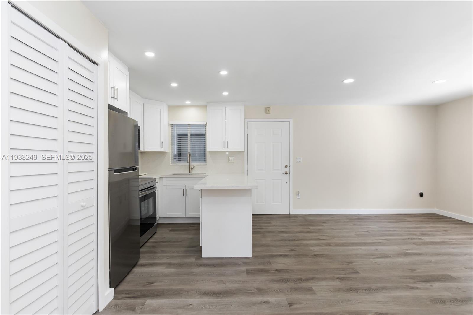 GRAND PALAZZO CONDO - Residential