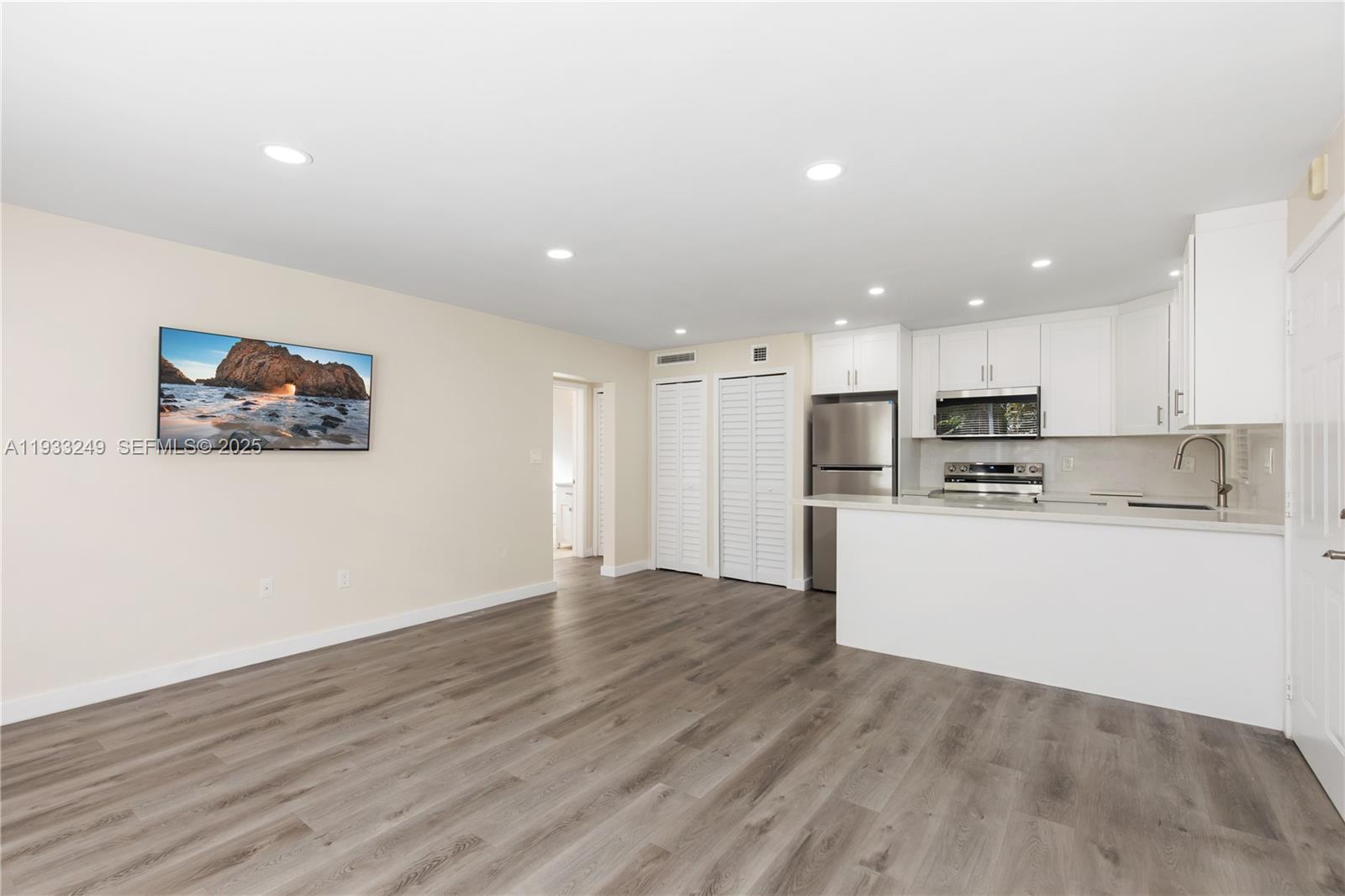 GRAND PALAZZO CONDO - Residential