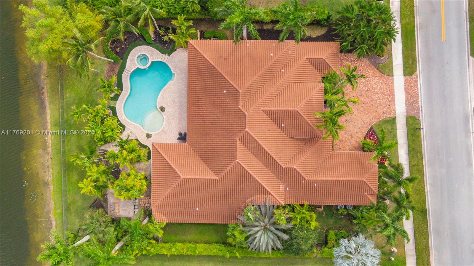 RIVERSTONE - Residential