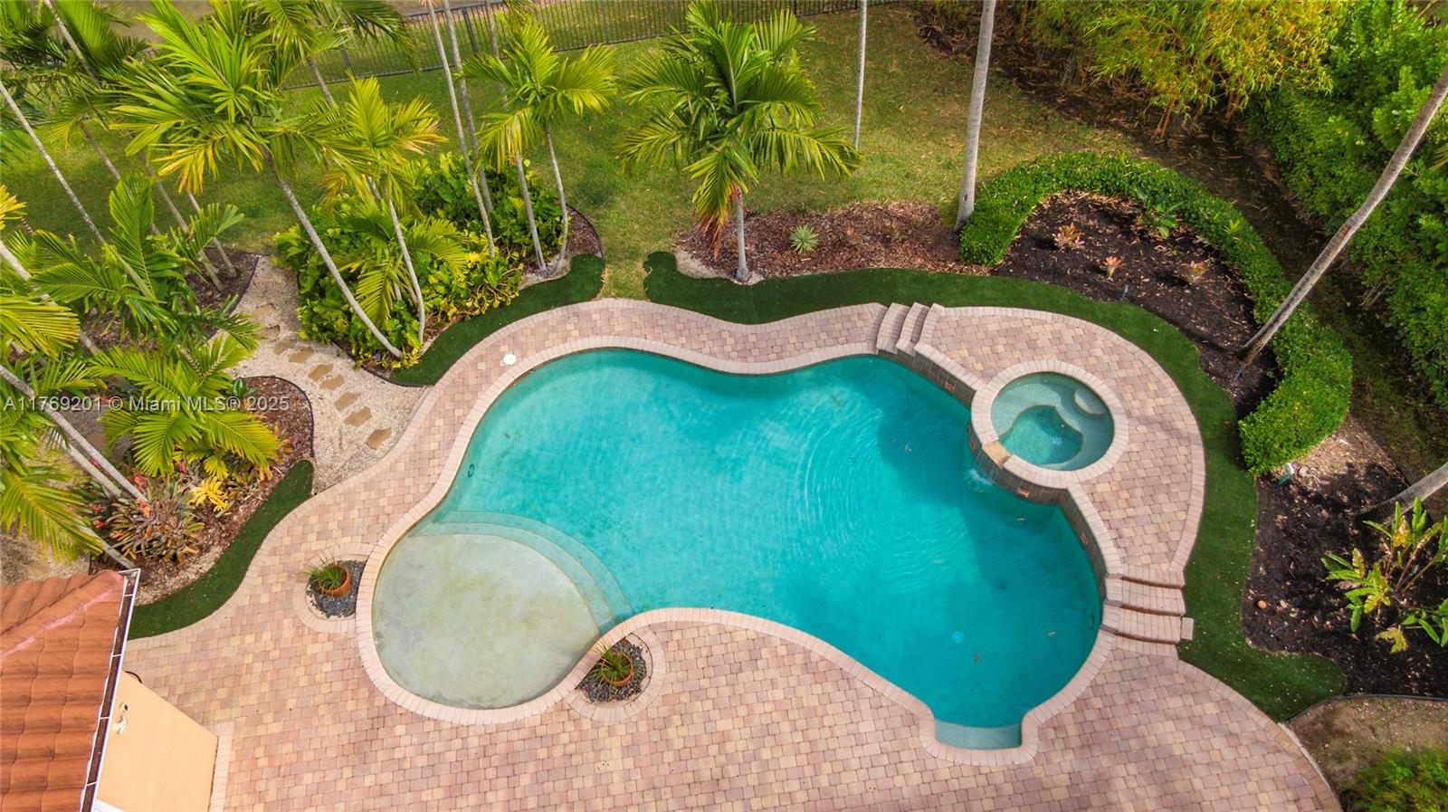 RIVERSTONE - Residential