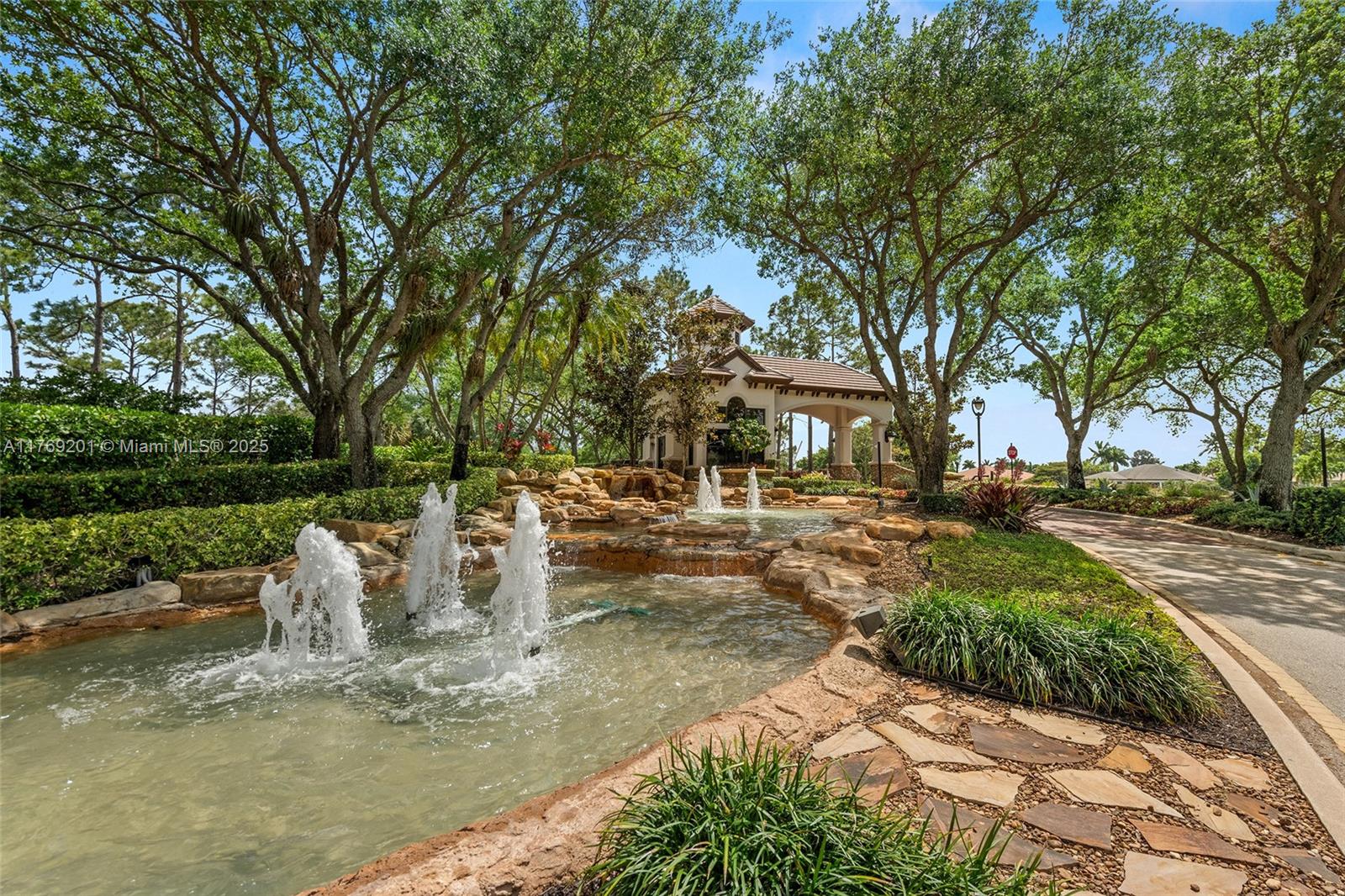 RIVERSTONE - Residential