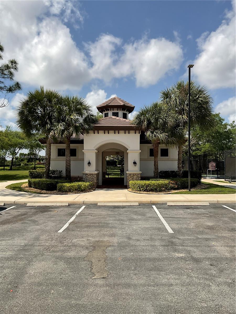 RIVERSTONE - Residential