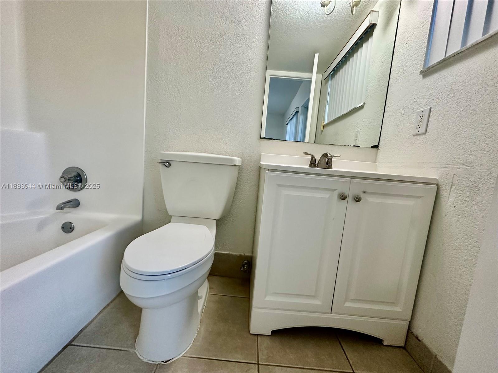 OAKGLEN CONDO - Residential Lease