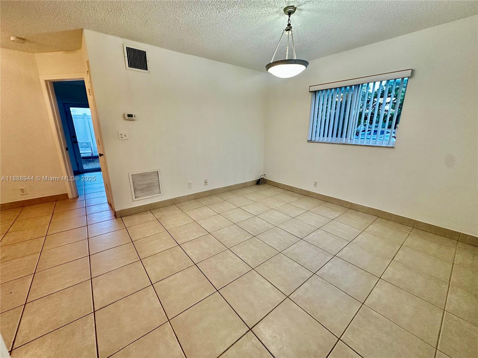 OAKGLEN CONDO - Residential Lease