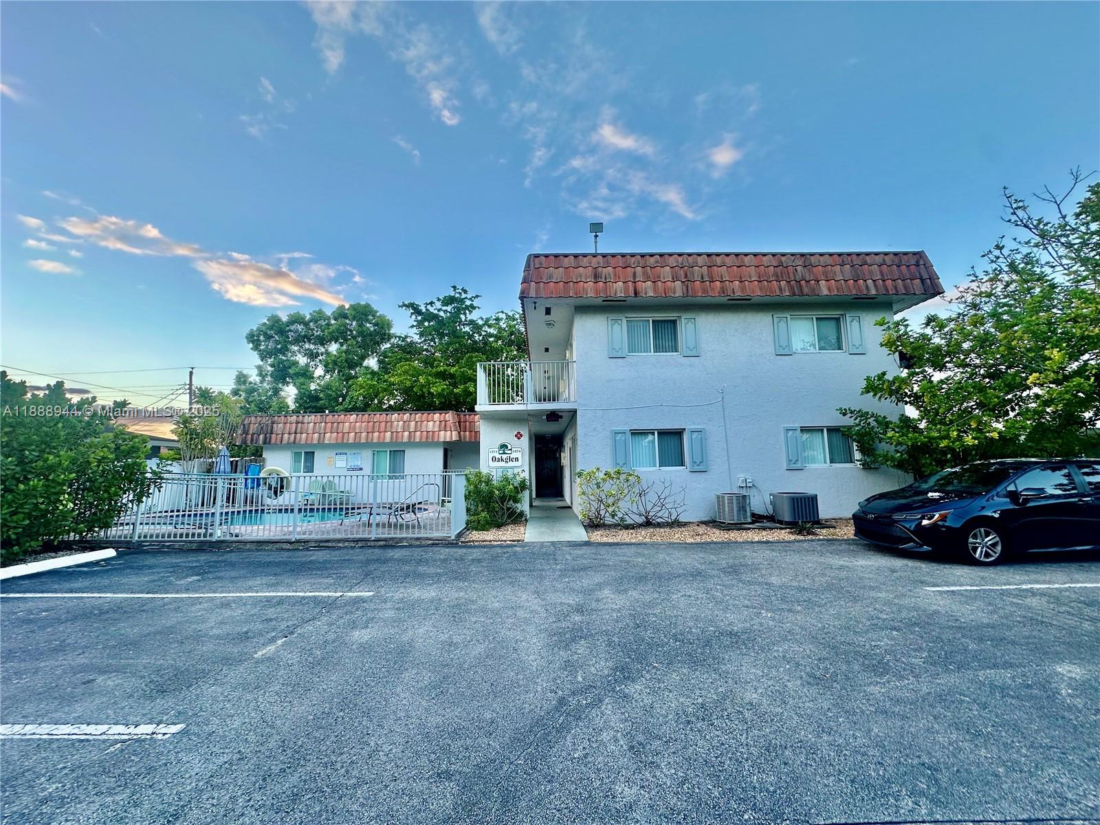 OAKGLEN CONDO - Residential Lease
