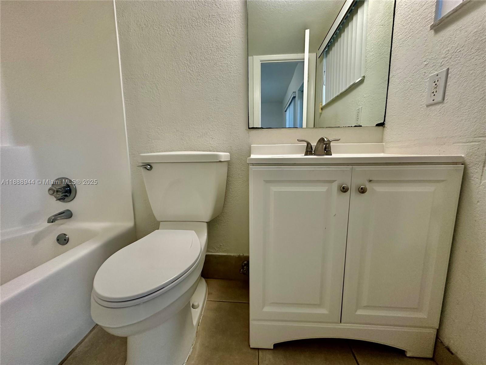 OAKGLEN CONDO - Residential Lease