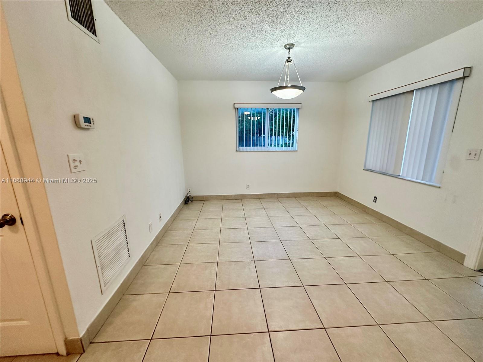 OAKGLEN CONDO - Residential Lease