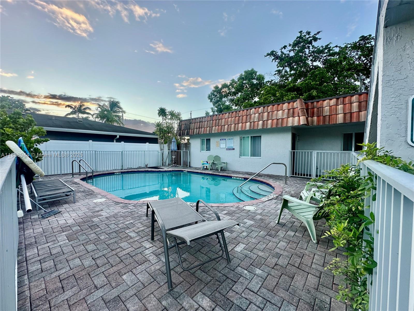OAKGLEN CONDO - Residential Lease
