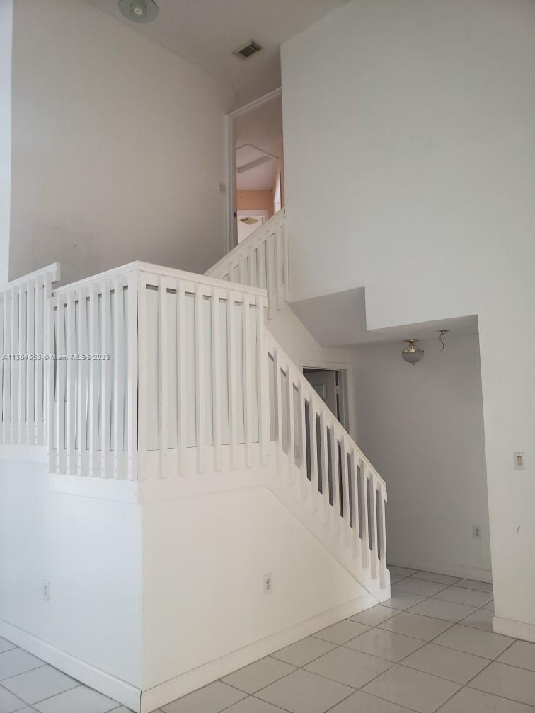 HEFTLER HOMES AT LAGO MAR - Residential