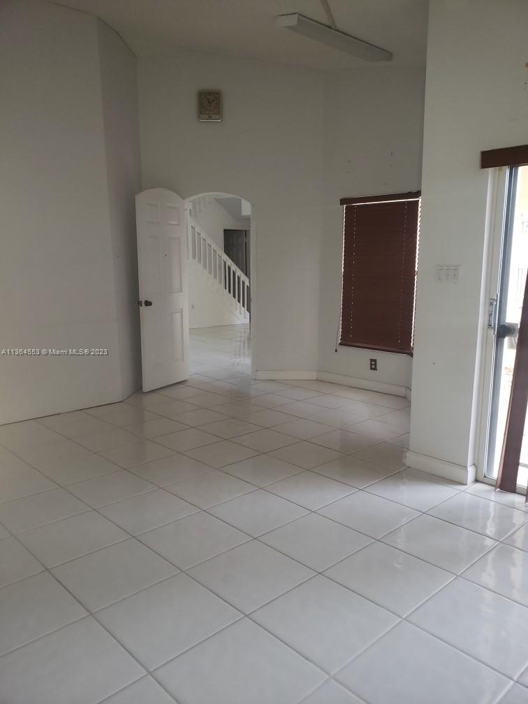 HEFTLER HOMES AT LAGO MAR - Residential