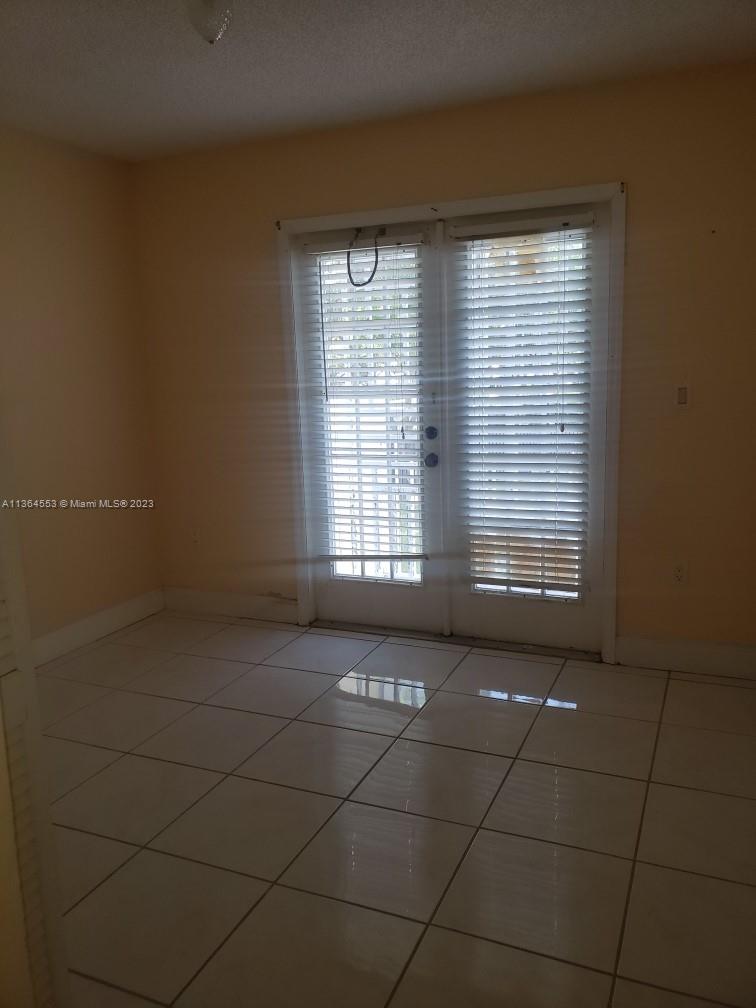 HEFTLER HOMES AT LAGO MAR - Residential