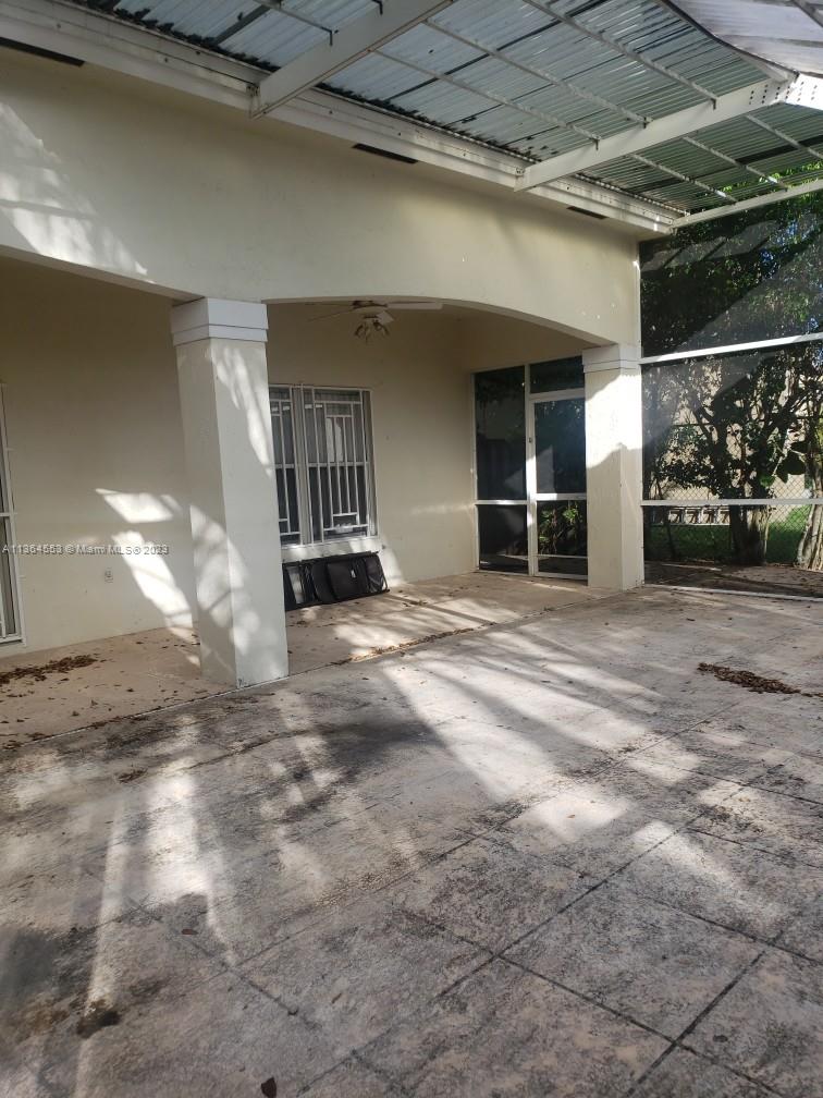 HEFTLER HOMES AT LAGO MAR - Residential