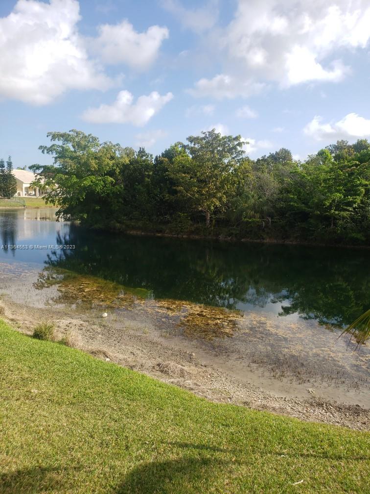 HEFTLER HOMES AT LAGO MAR - Residential