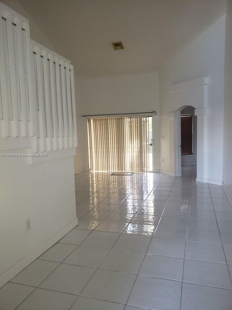 HEFTLER HOMES AT LAGO MAR - Residential