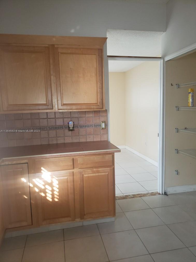 HEFTLER HOMES AT LAGO MAR - Residential