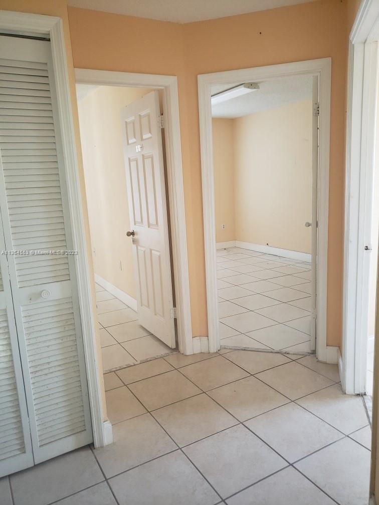 HEFTLER HOMES AT LAGO MAR - Residential