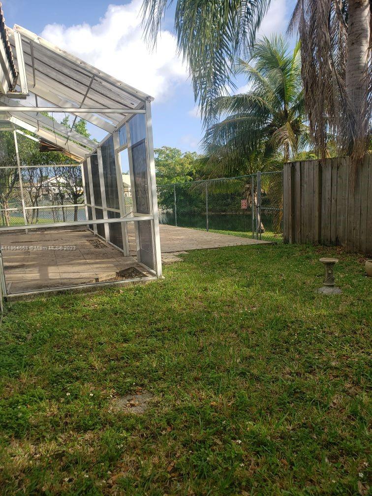 HEFTLER HOMES AT LAGO MAR - Residential