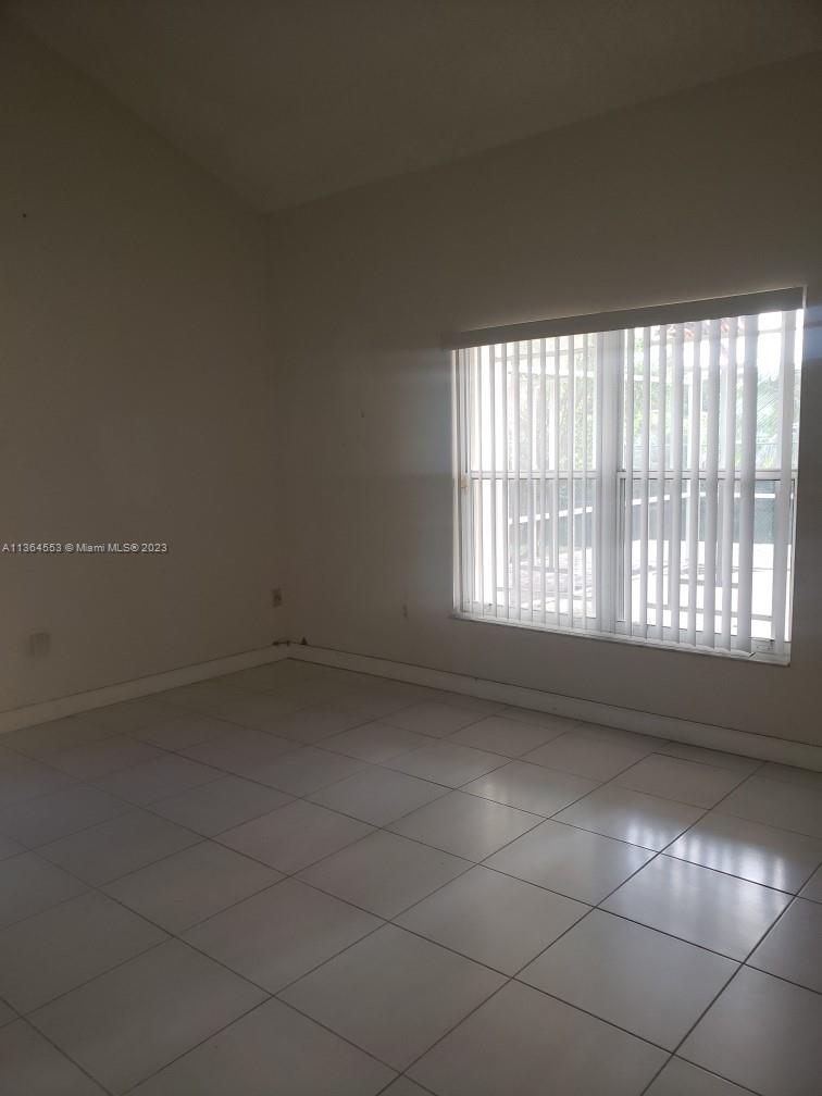 HEFTLER HOMES AT LAGO MAR - Residential