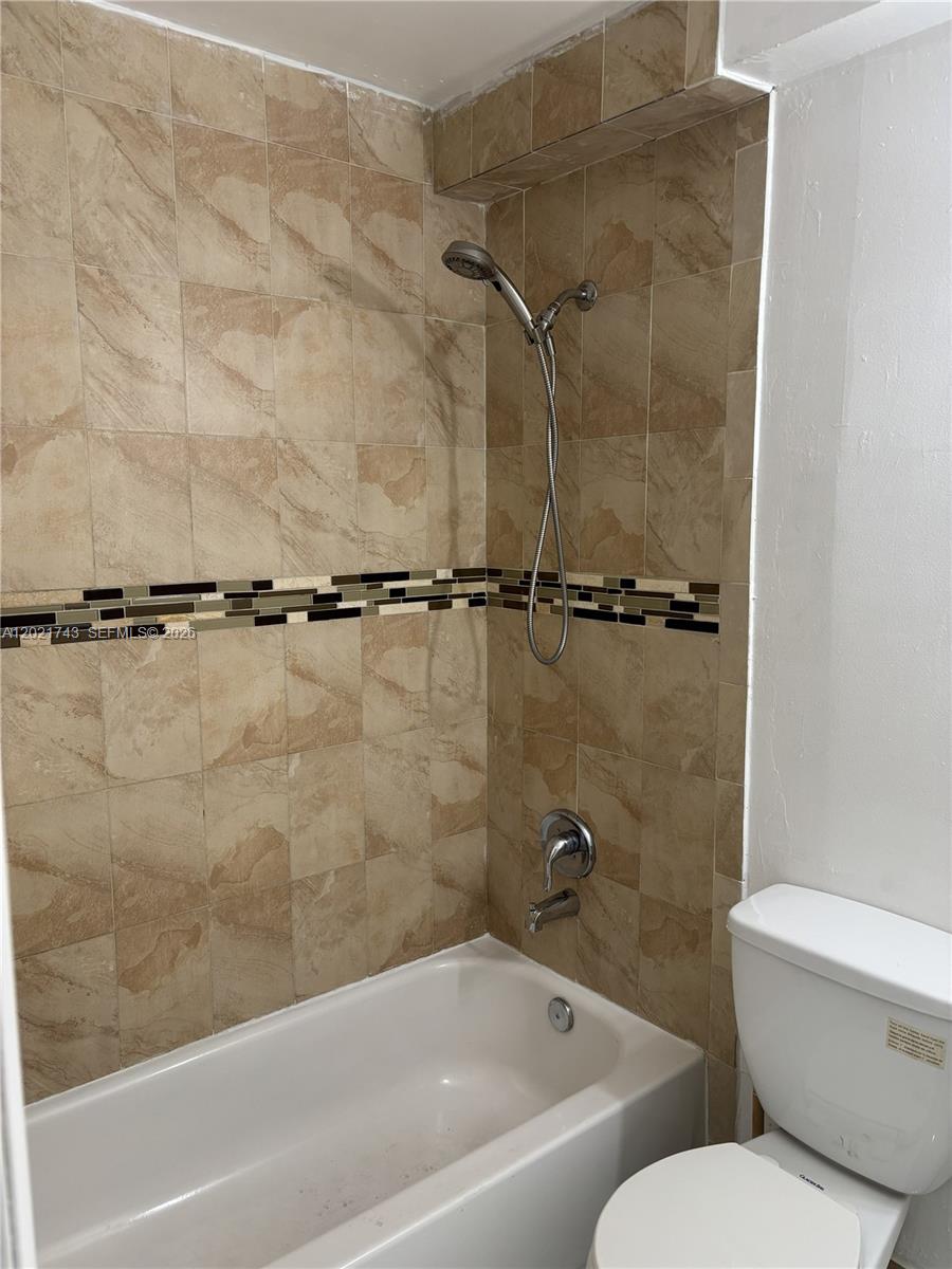 LAS TERRAZAS CONDO - Residential Lease