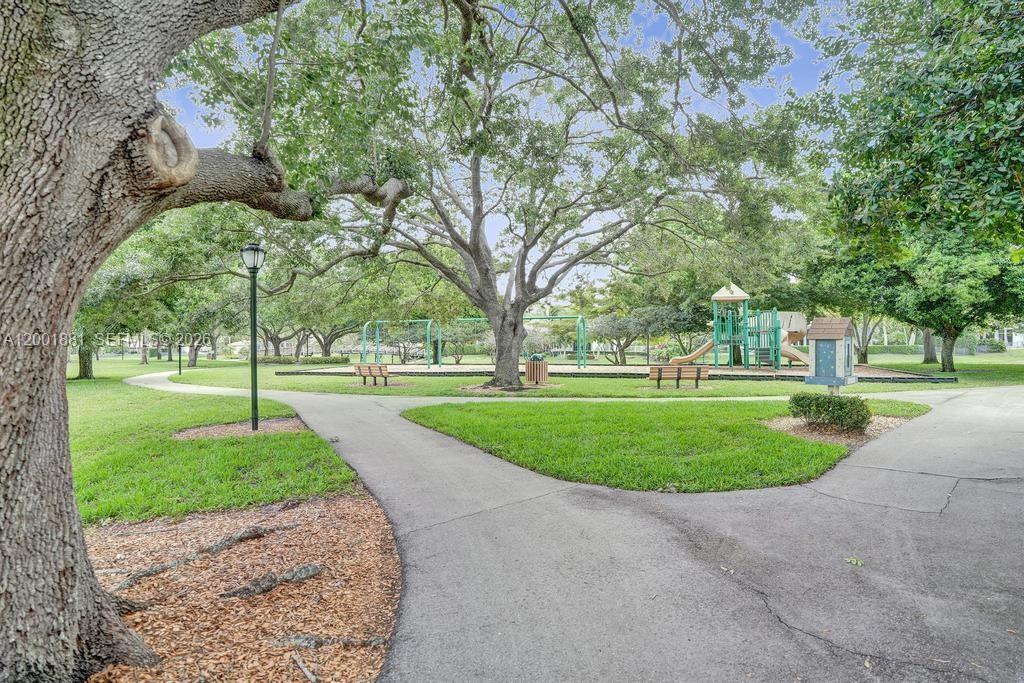 LANDINGS OF PARKLAND - Residential