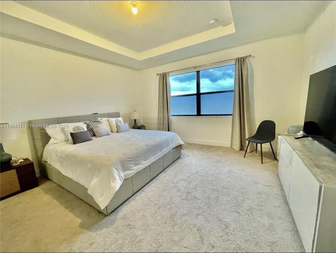 DUNNWOODY LAKE - Residential