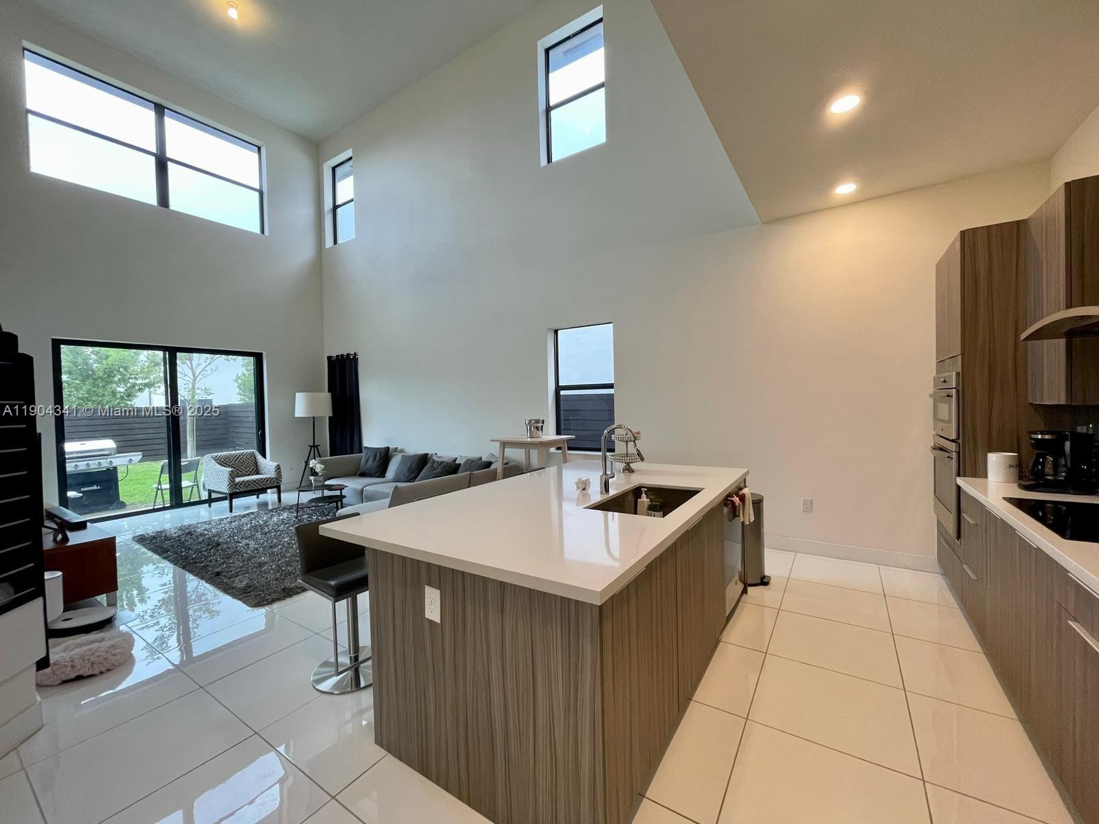 DUNNWOODY LAKE - Residential