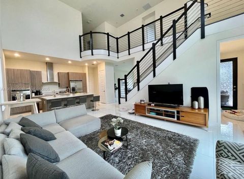 8824 NW 161st Ter Miami Lakes FL 33018