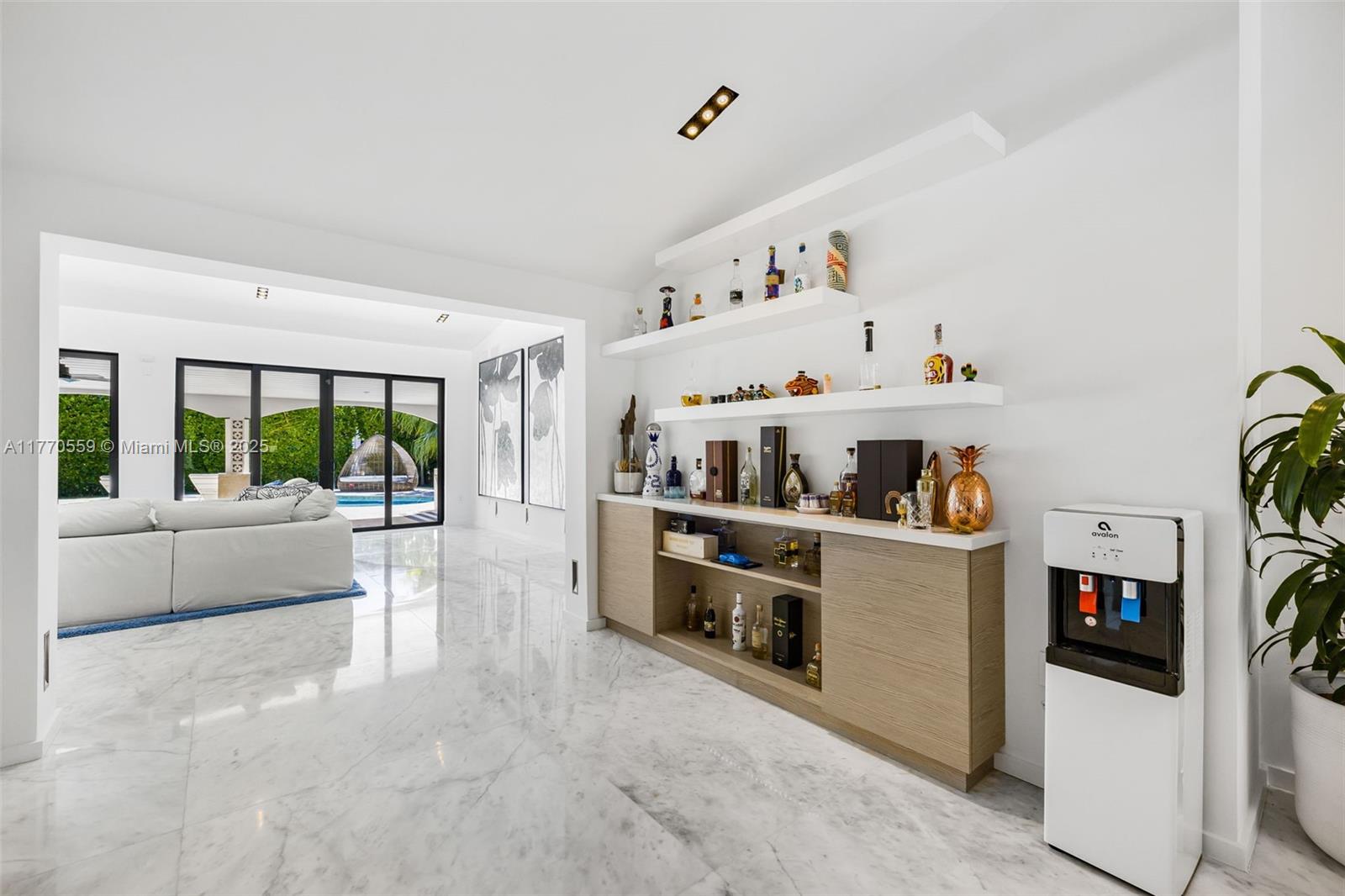 BISCAYNE POINT - Residential
