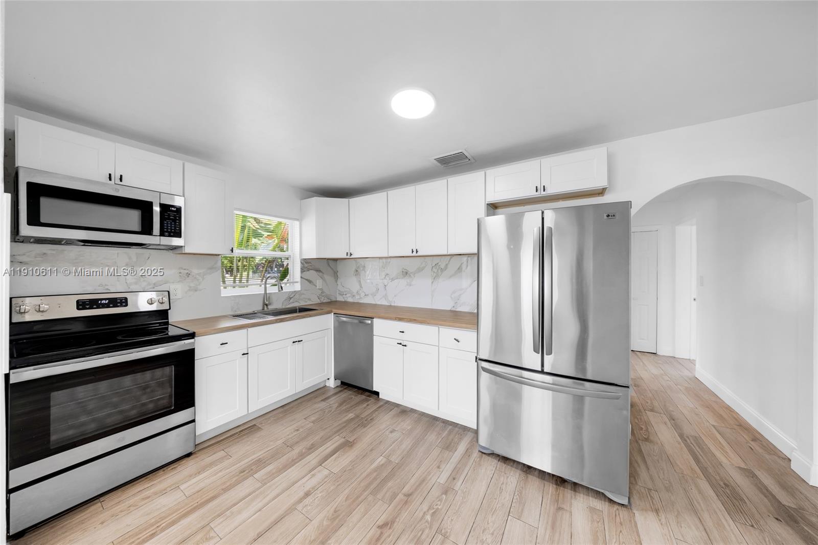 BEVERLY PARK - Residential Lease