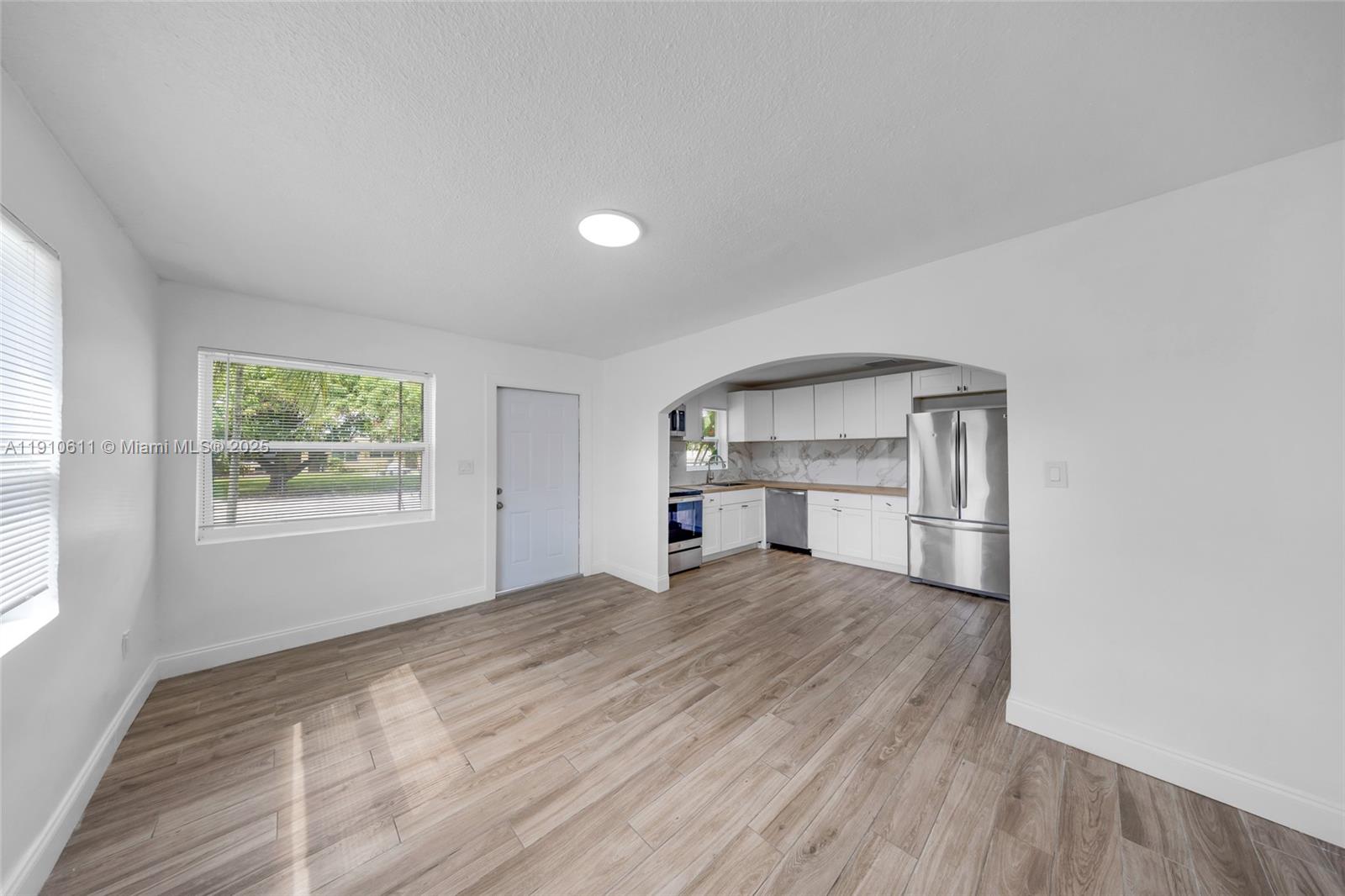 BEVERLY PARK - Residential Lease