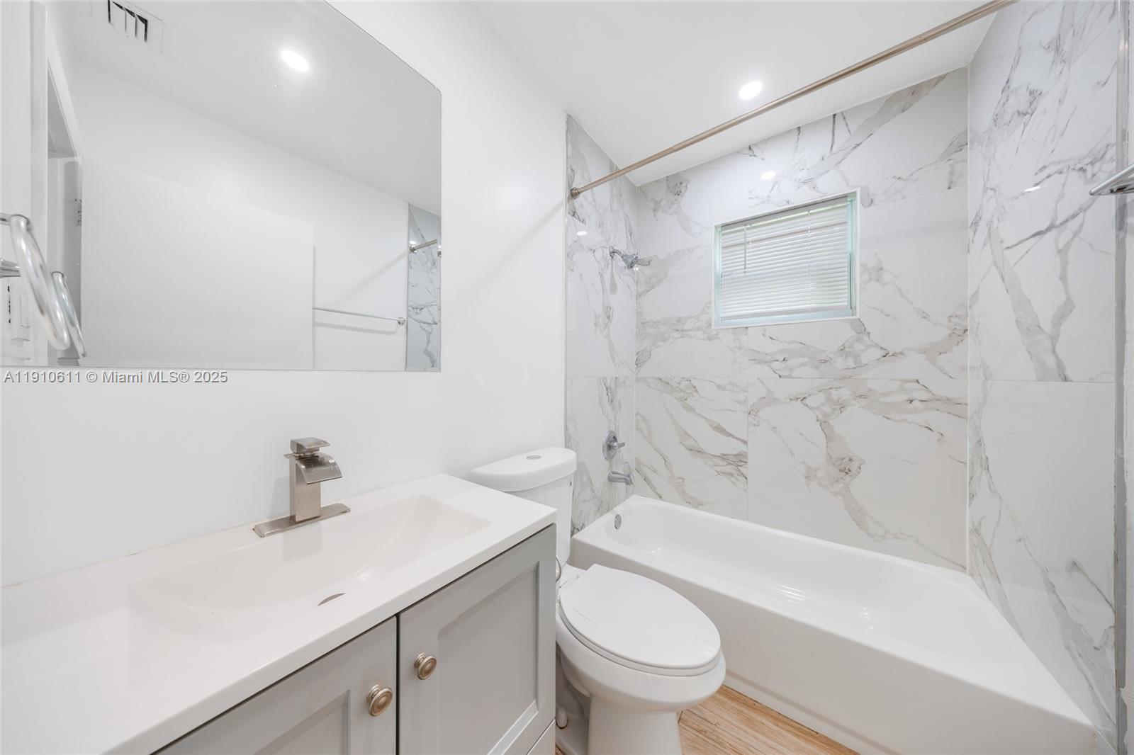 BEVERLY PARK - Residential Lease