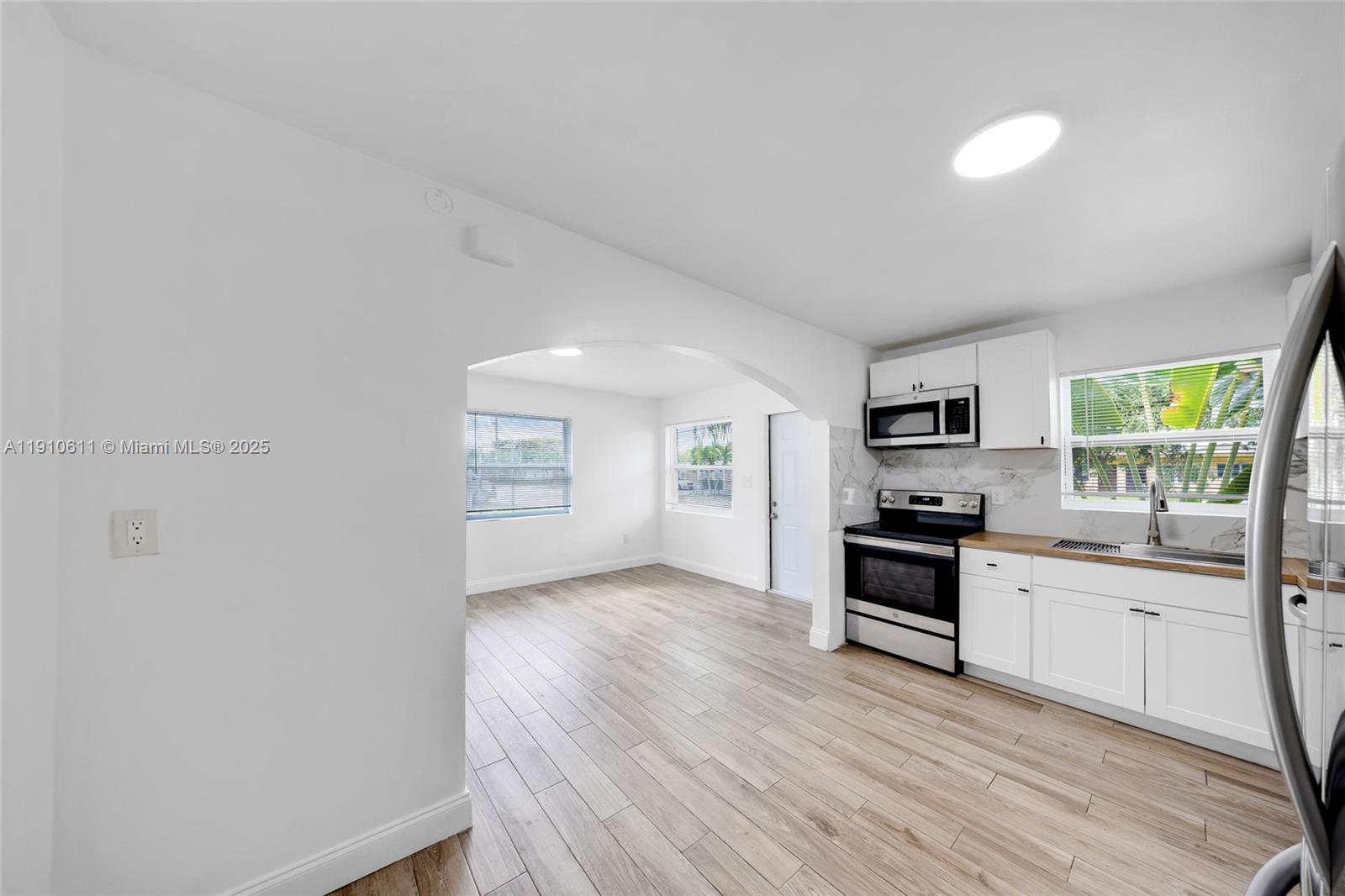 BEVERLY PARK - Residential Lease