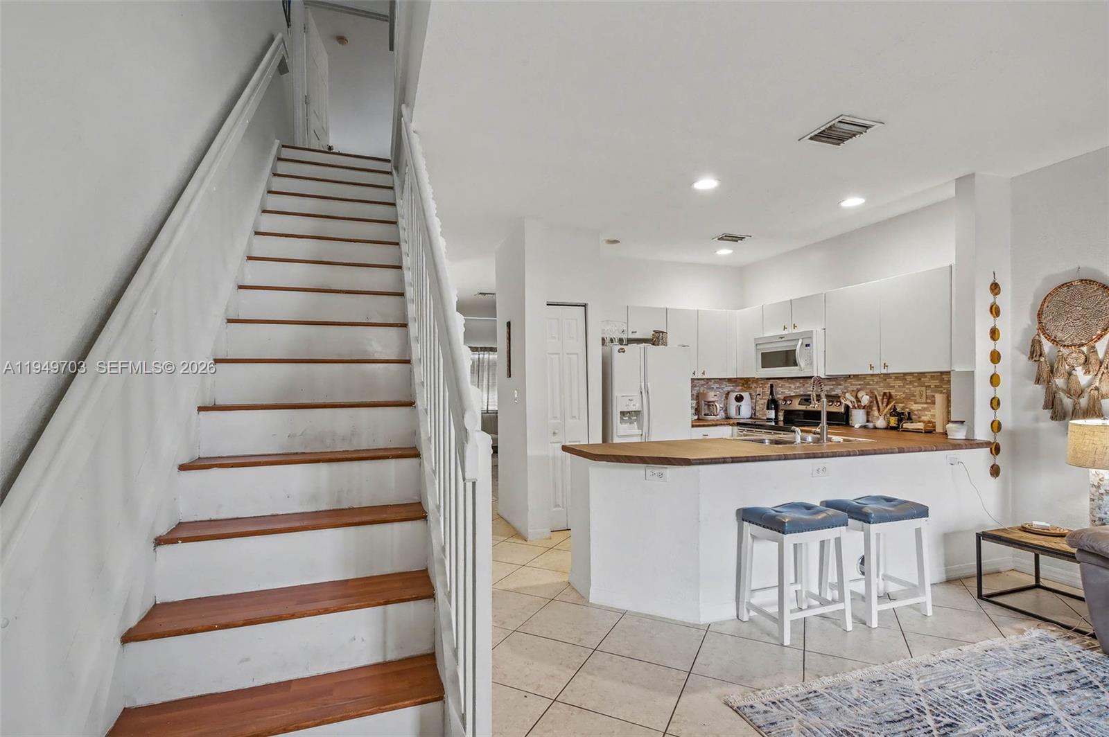 LAS BRISAS AT DORAL CONDO - Residential