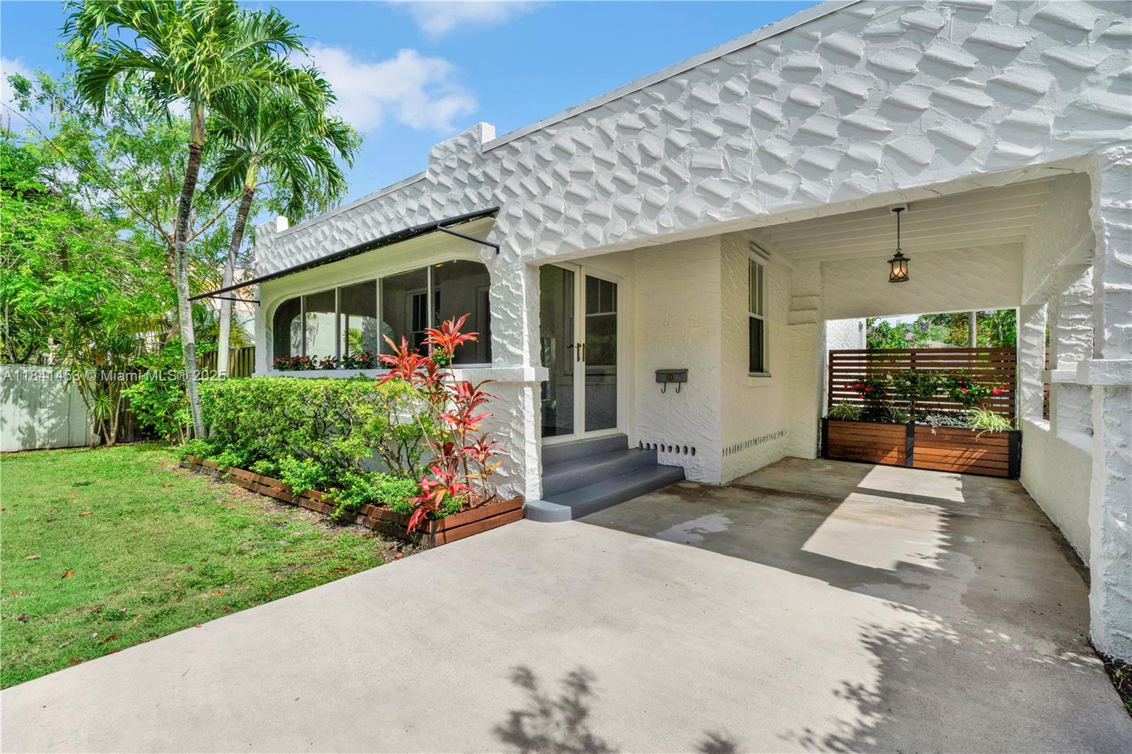 1624 SW 11th Ter 0