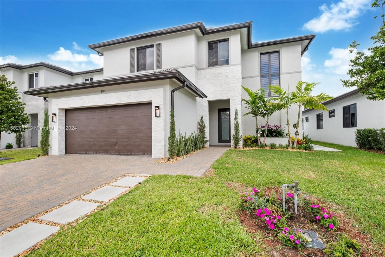 Property for Sale at 8118 Nw 46th Ter, Doral, Miami-Dade County, Florida - Bedrooms: 4 
Bathrooms: 3  - $1,739,000