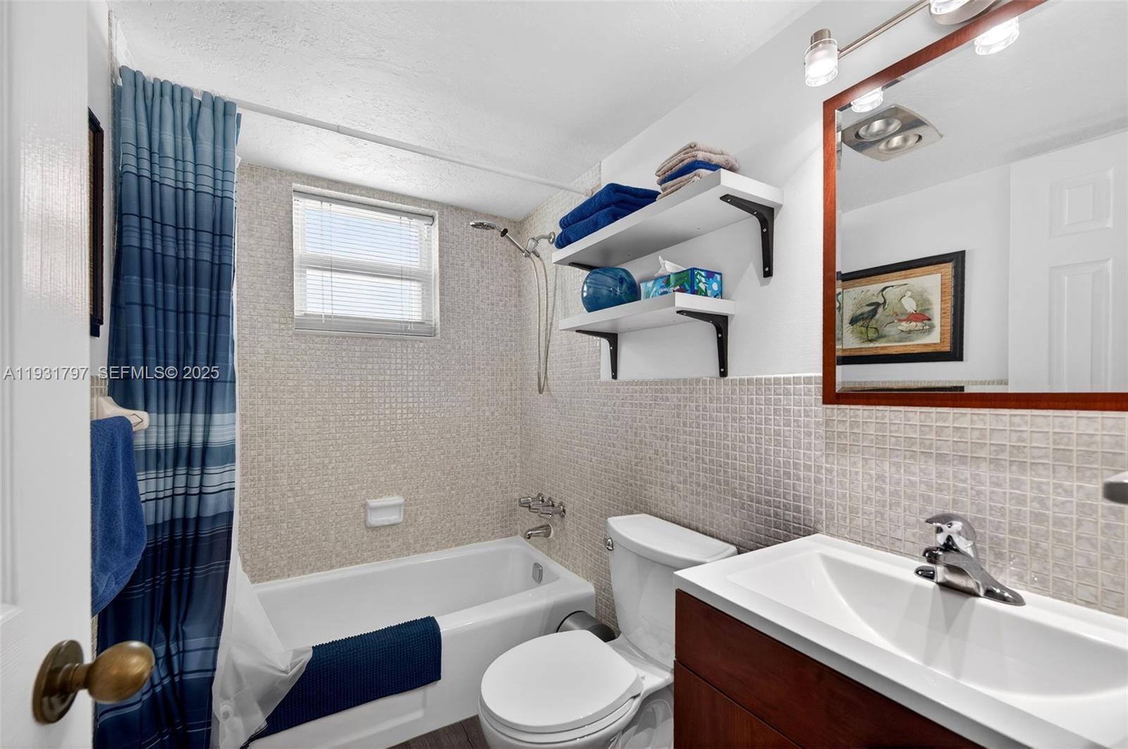 STAR PARADISE CONDO - Residential