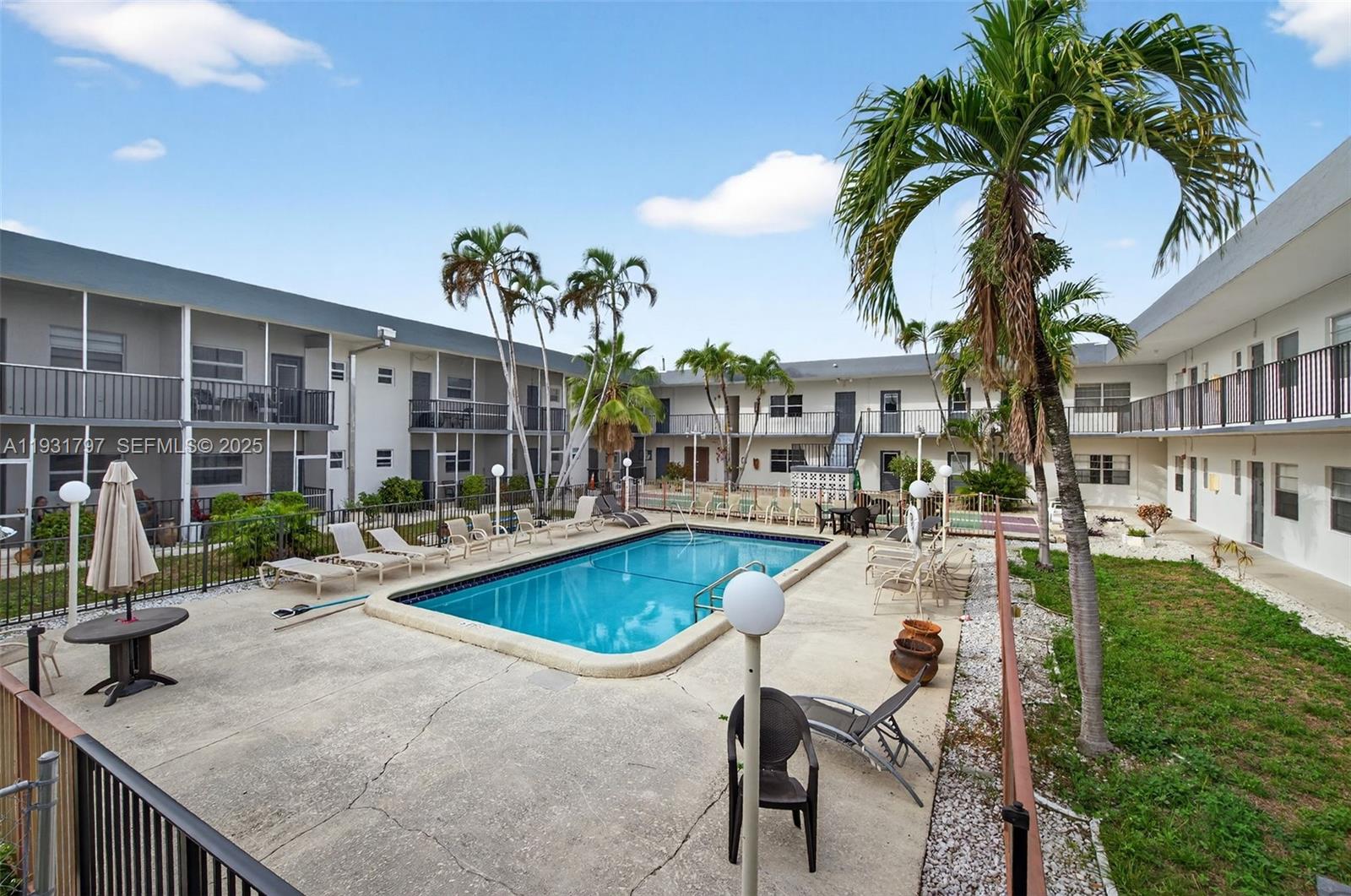 STAR PARADISE CONDO - Residential