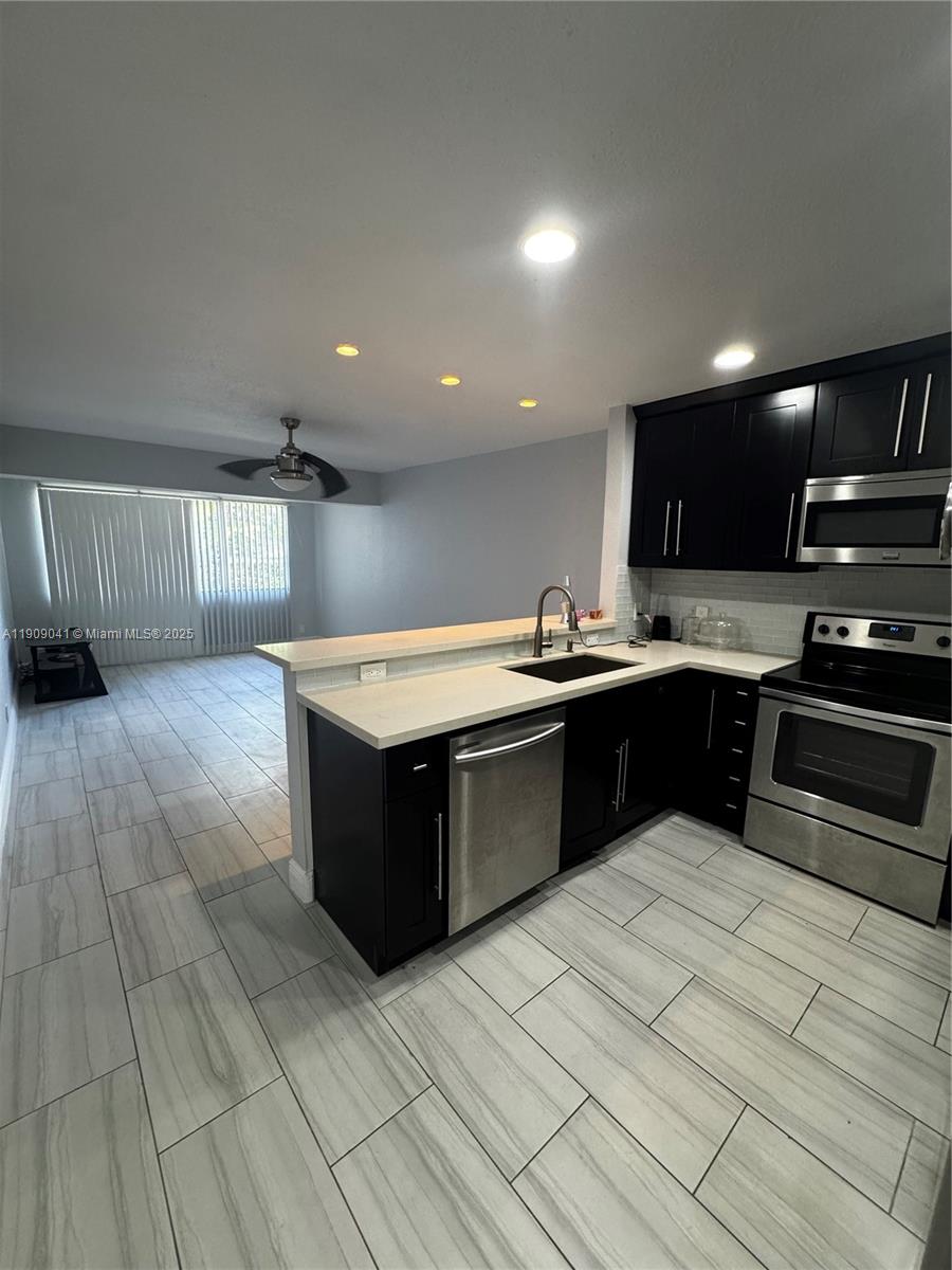 VILLAGE GREEN OF BOCA RAT - Residential