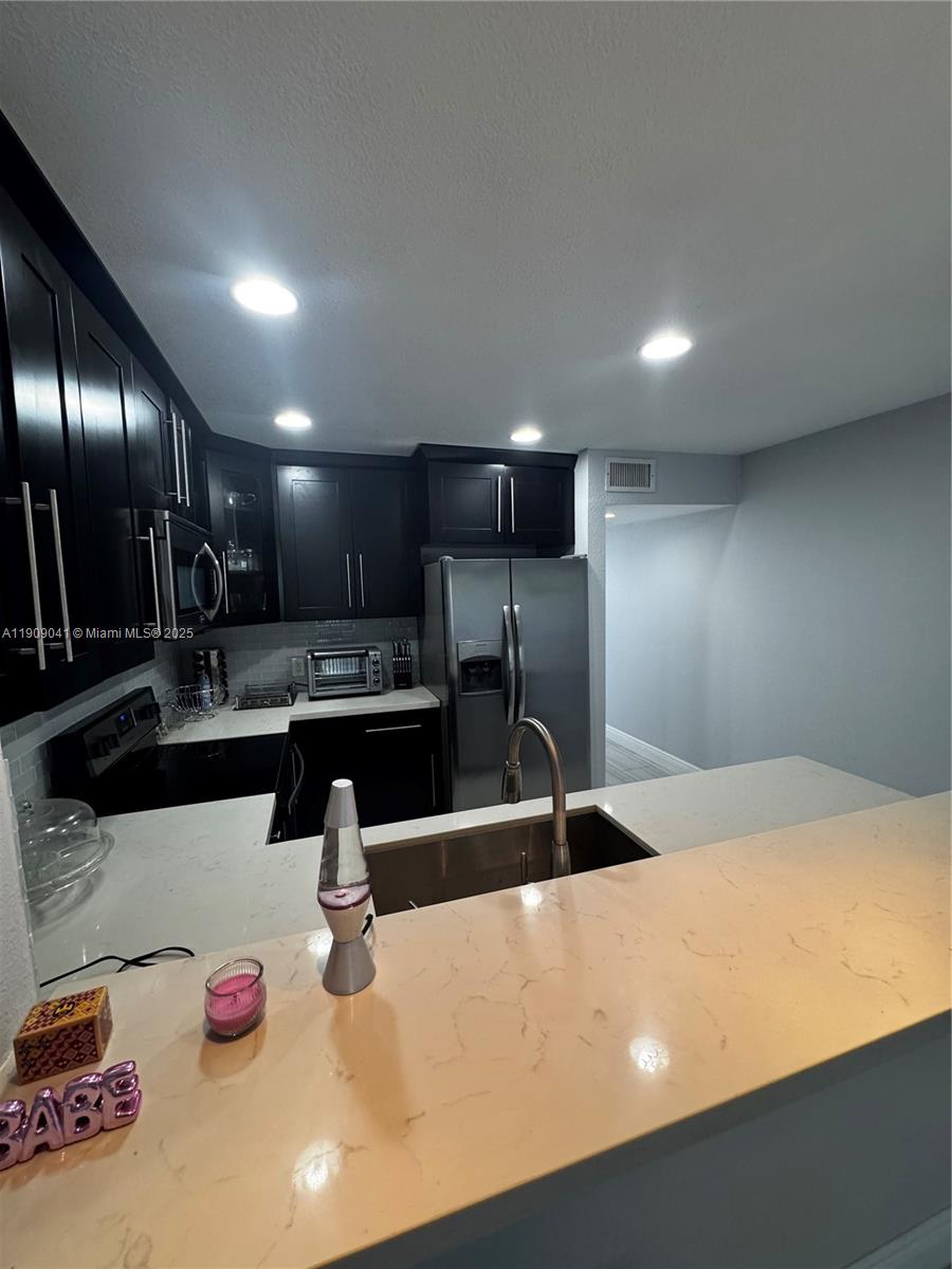 VILLAGE GREEN OF BOCA RAT - Residential