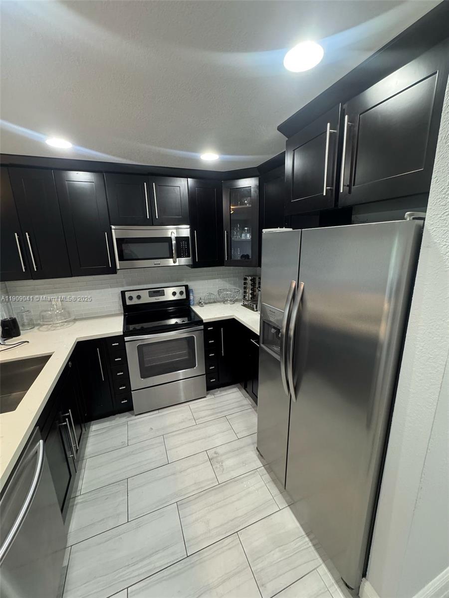 VILLAGE GREEN OF BOCA RAT - Residential